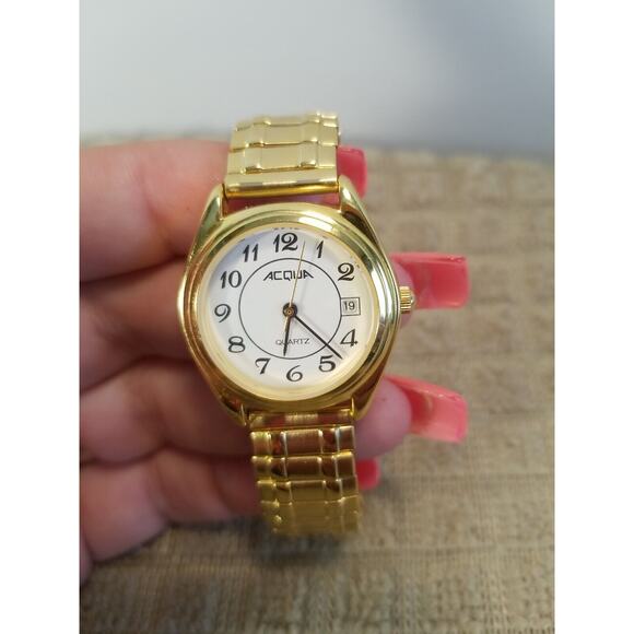 Vintage Women's Acqua By Timex‎ Gold Tone Quarts Watch - Picture 1 of 6